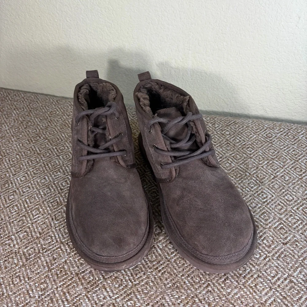 UGG Men's Neumal Chukka Boots Chocolate Brown Suede/Sheepskin Sz 10 Casual Cozy